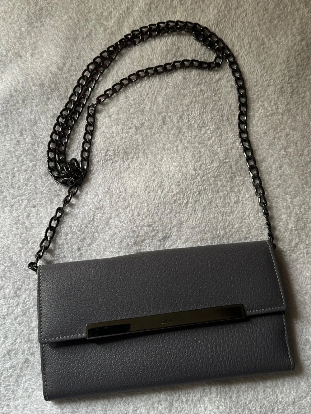 ✨ Gucci Pebbled Leather Wallet on Chain / Clutch ✨